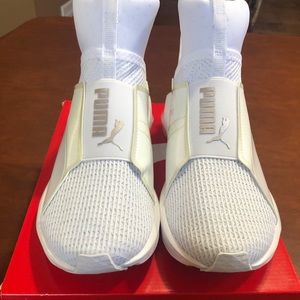 Amazing Fierce EP White HTF Size 7 NIB